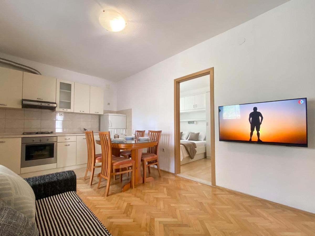 Apartments Paladin Макарска Екстериор снимка