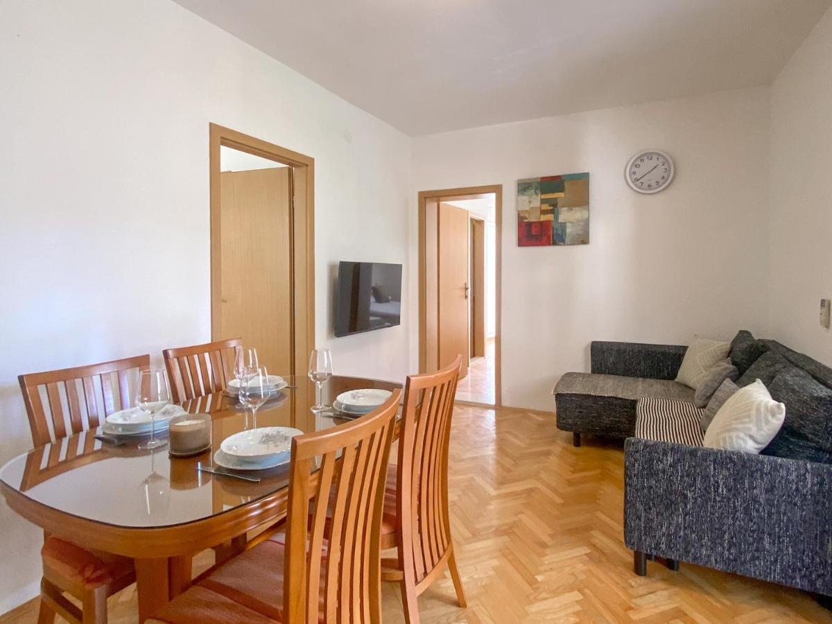 Apartments Paladin Макарска Екстериор снимка