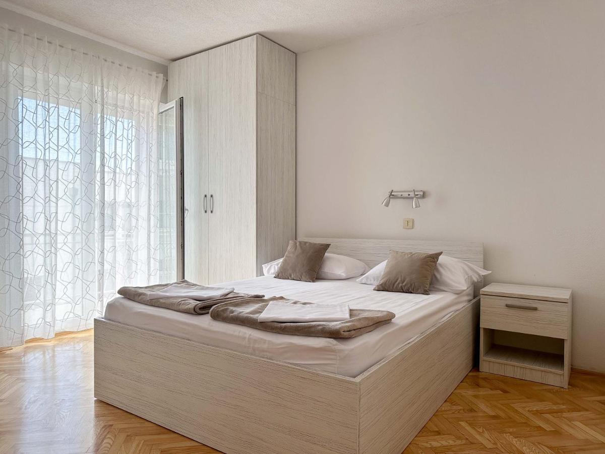 Apartments Paladin Макарска Екстериор снимка