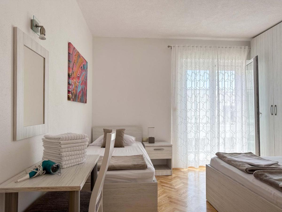 Apartments Paladin Макарска Екстериор снимка