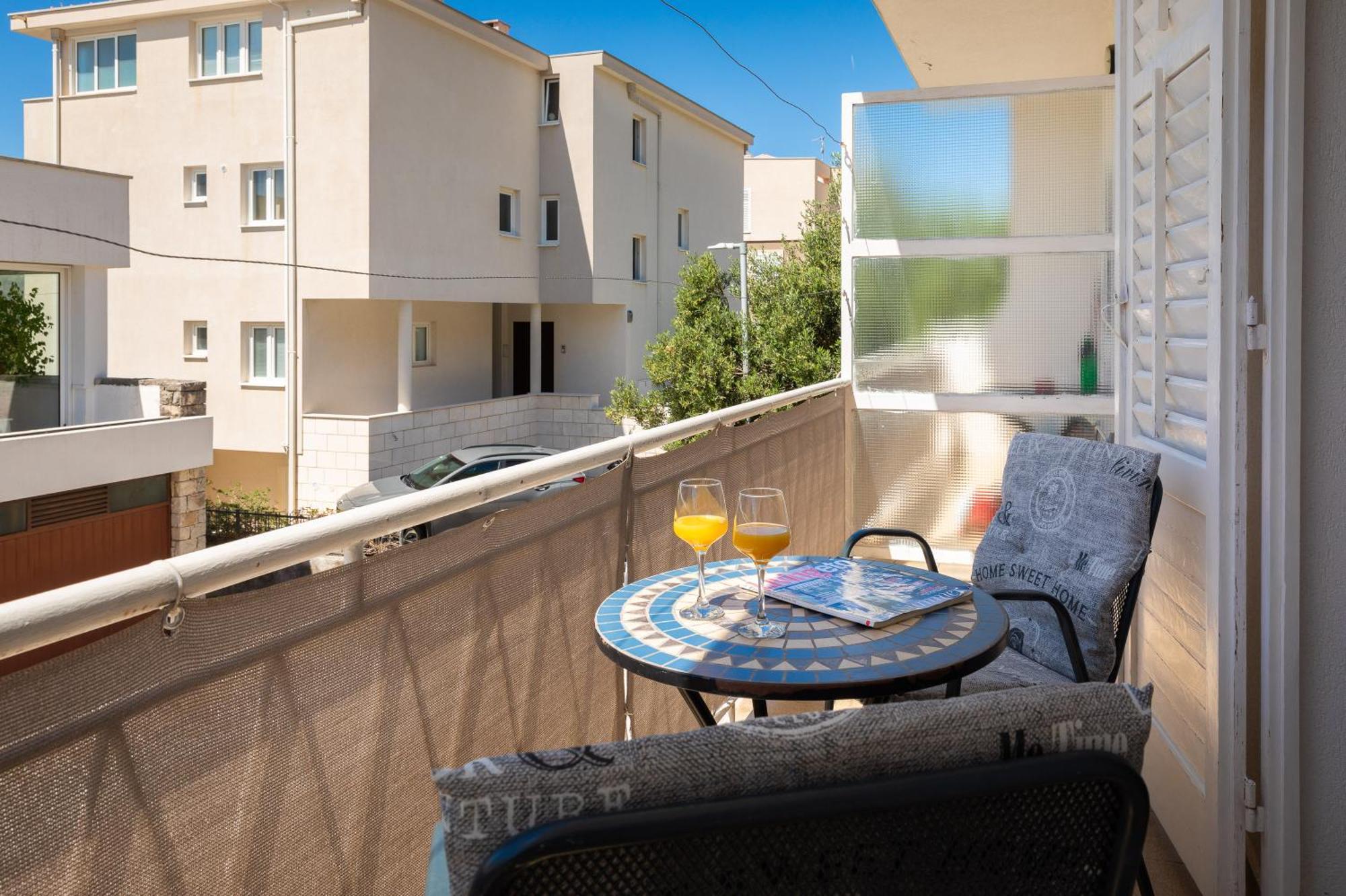 Apartments Paladin Макарска Екстериор снимка